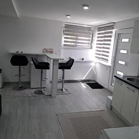 Apartment Avlija *